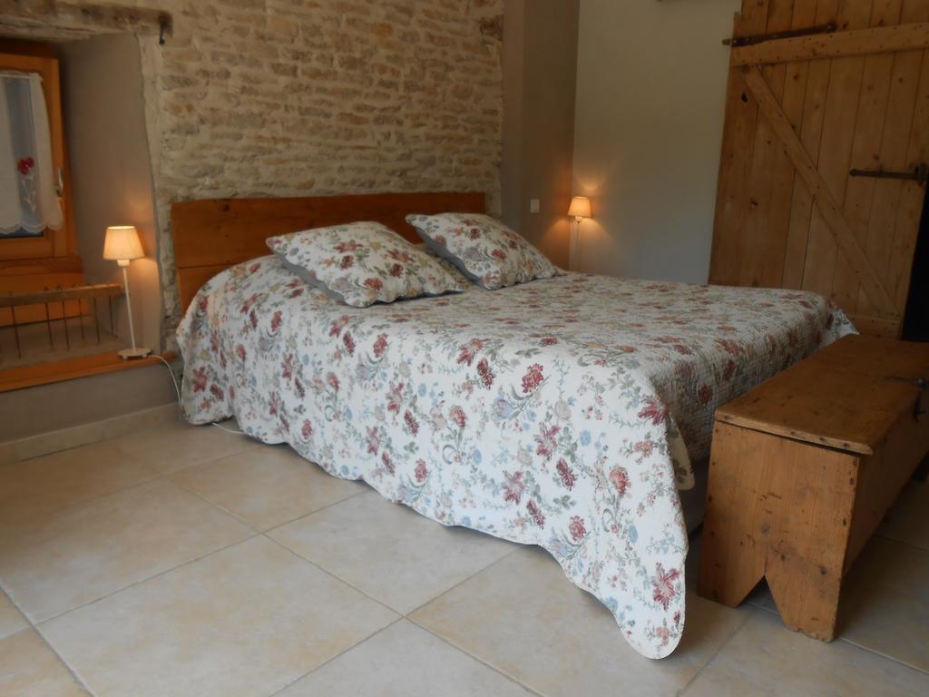 Les Grands Pres Bed & Breakfast Geney ห้อง รูปภาพ