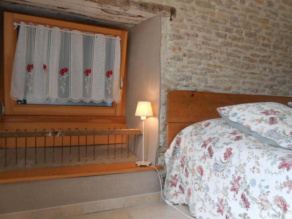 Les Grands Pres Bed & Breakfast Geney ห้อง รูปภาพ